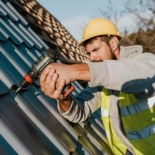Why Oak Forest Homeowners Choose Oak Forest Roofing Pro for Steel Roof Repair Service?
